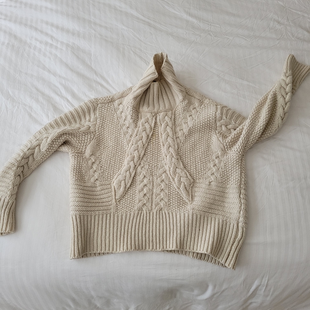 Cableknit Sweater Size M